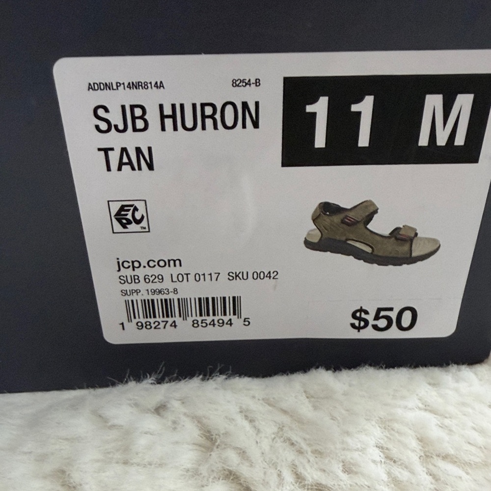 St. John's Bay Men's Tan and Black Sandals,Size 11-M - Picture 10 of 17